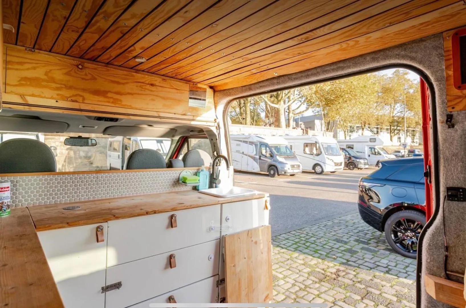Luksusowy namiot Transi The Van Düsseldorf